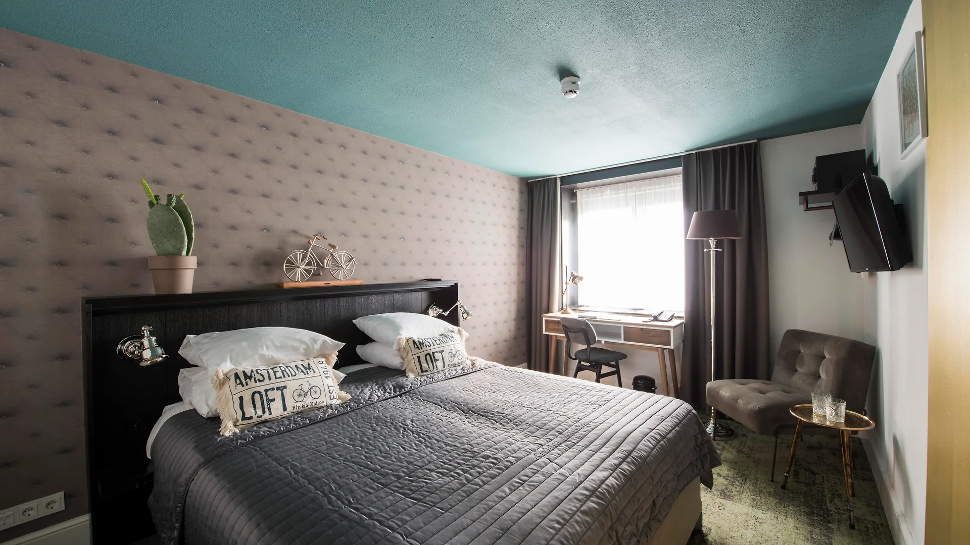 Hotel Piet Hein Амстердам