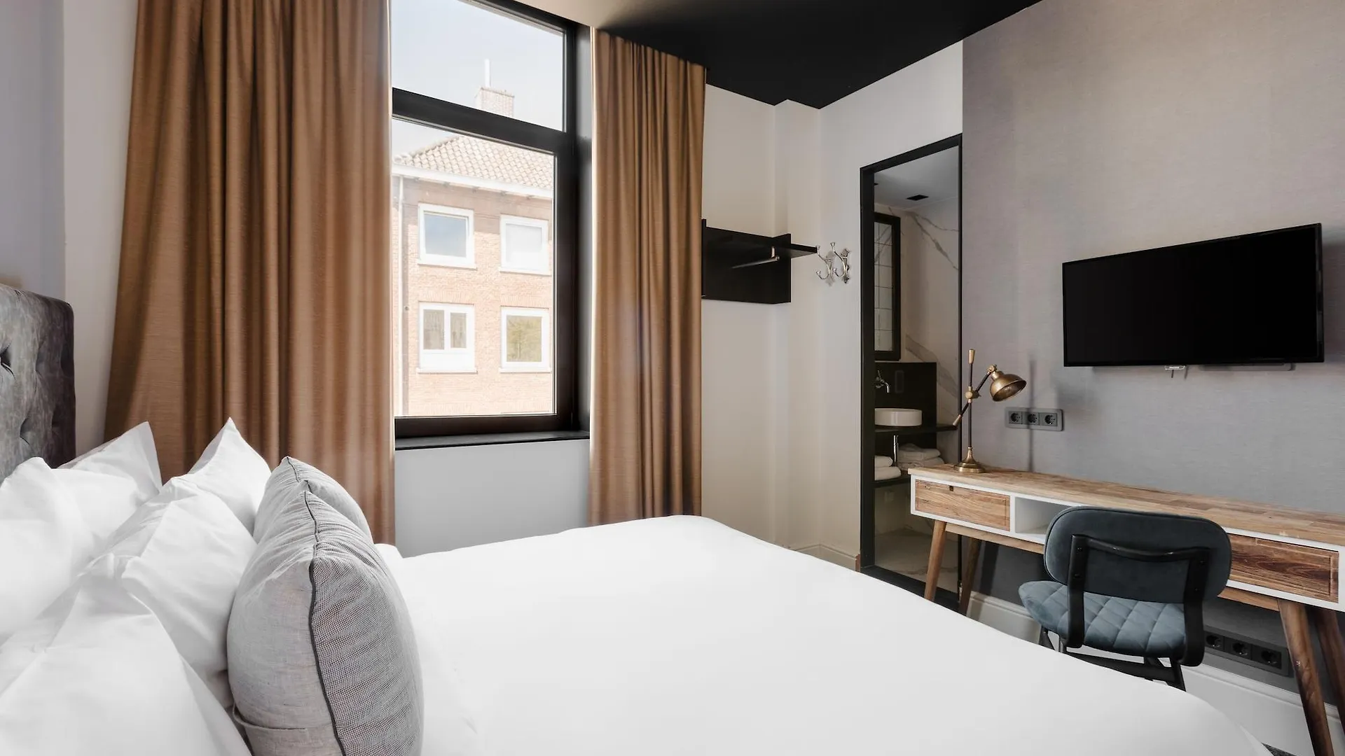 Hotel Piet Hein Amsterdam 3*,