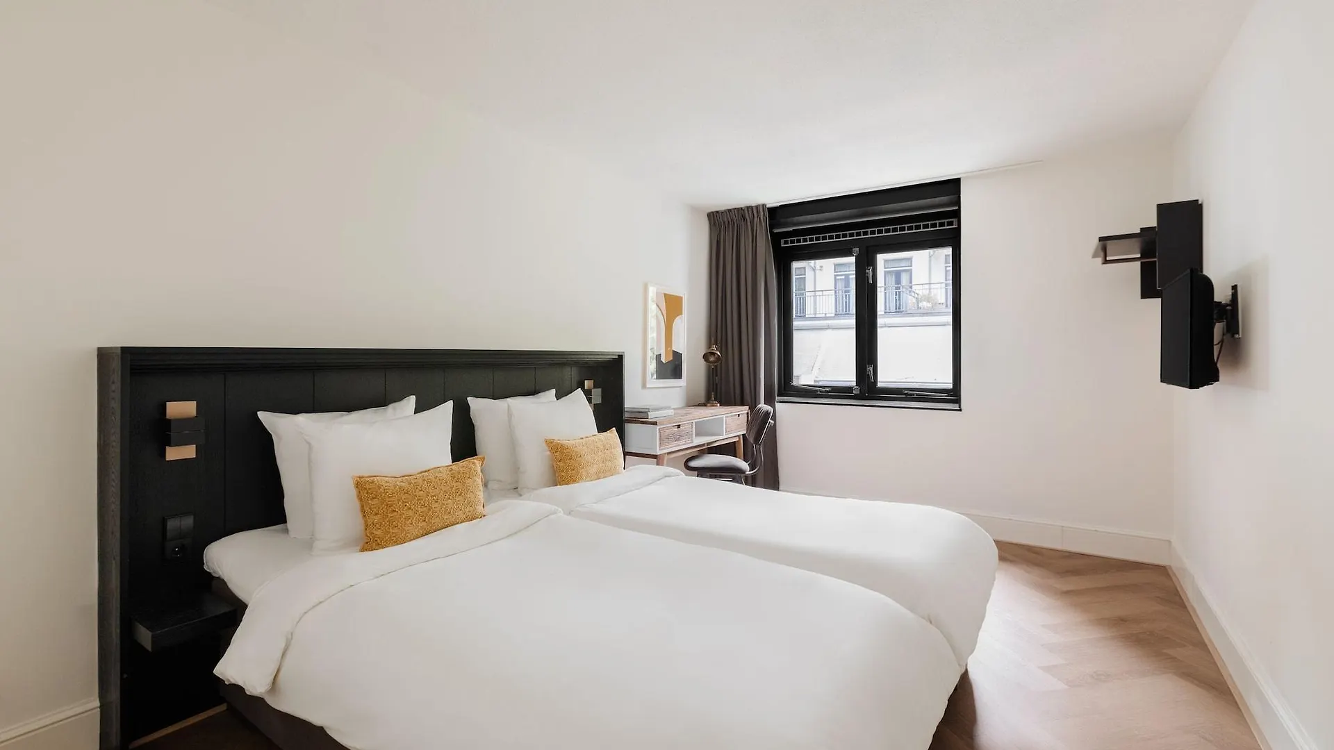 ***  Hotel Piet Hein Amsterdam Holland