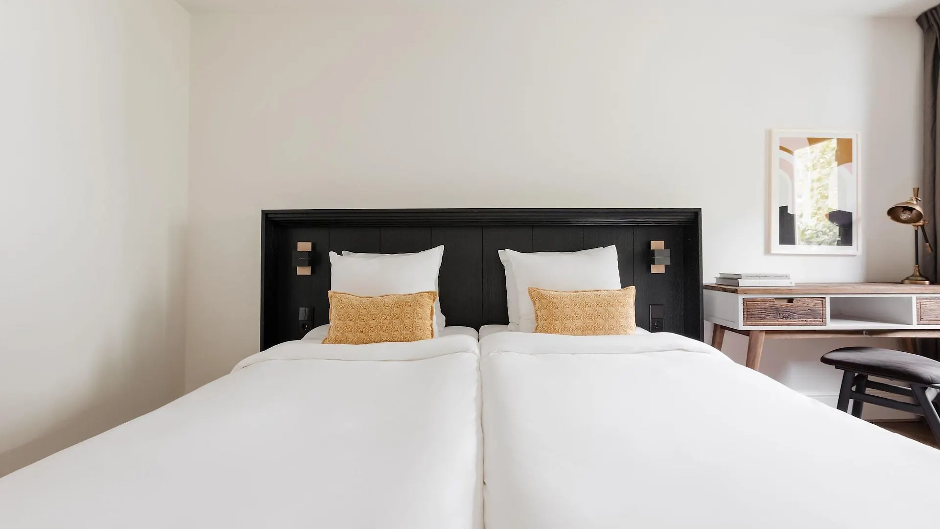 Hotel Piet Hein Амстердам